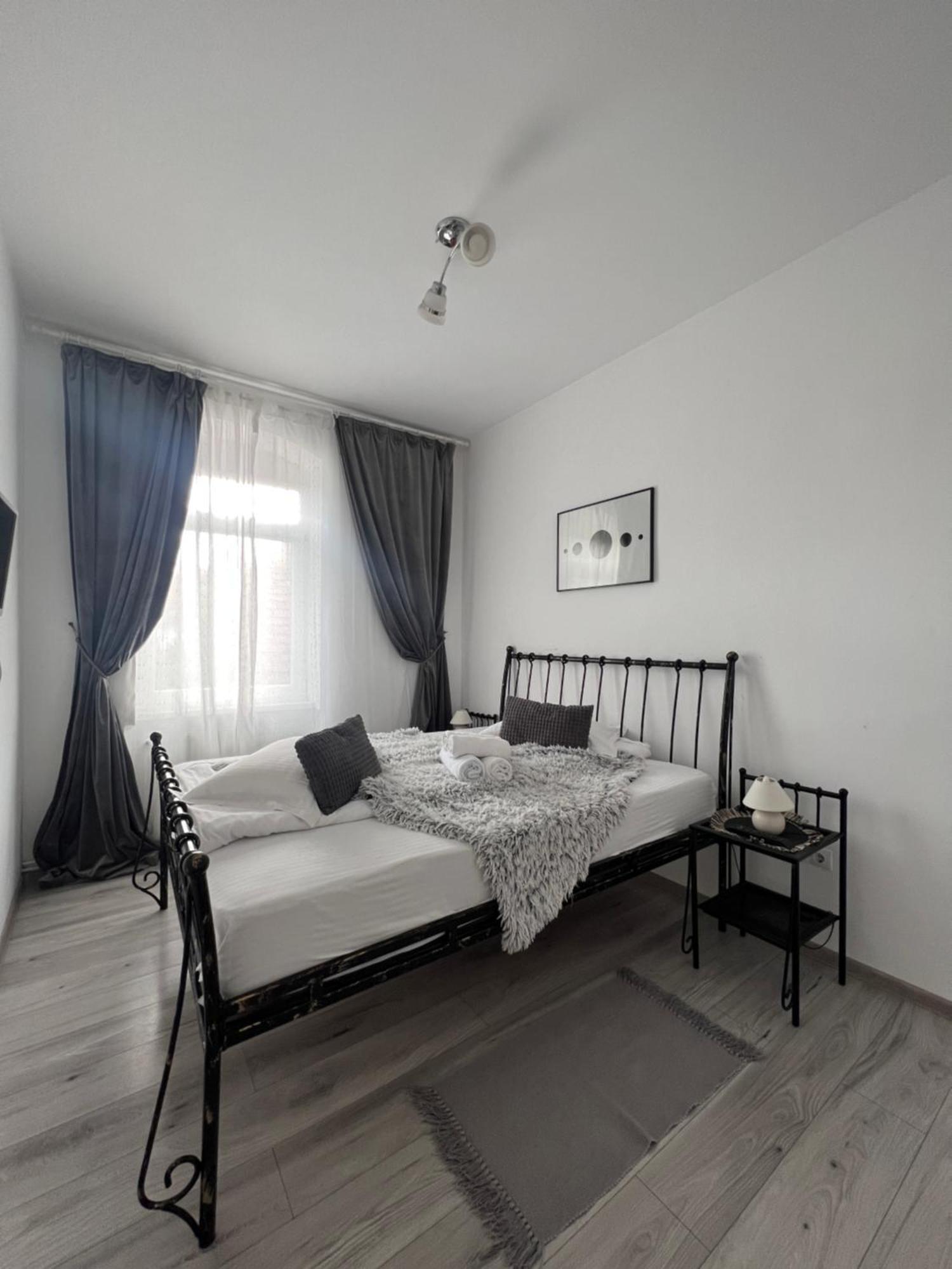 Apart City Center Braşov Buitenkant foto